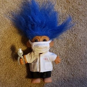 Russ Dentist Troll, w/ extracted tooth